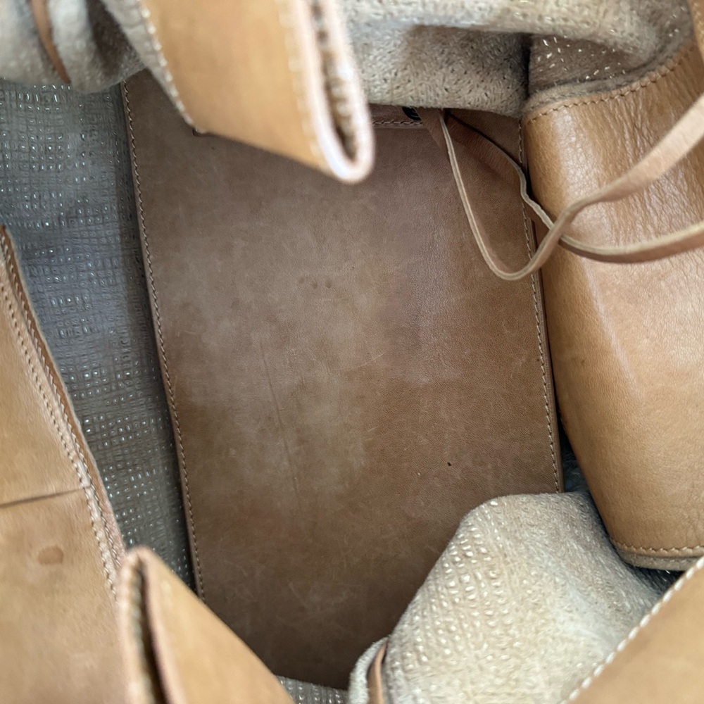 Authentic Balenciaga Papier Tote in Tan - Picture 5 of 9